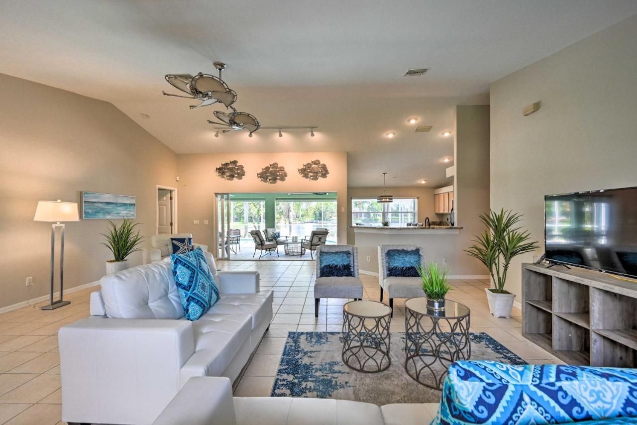 Pet-Friendly Escape With Dock And Kayaks In Cape Coral Villa Kültér fotó