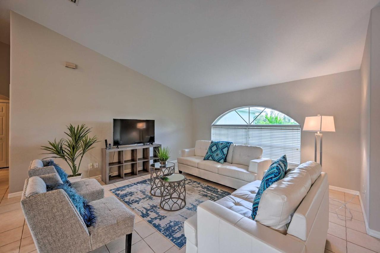 Pet-Friendly Escape With Dock And Kayaks In Cape Coral Villa Kültér fotó