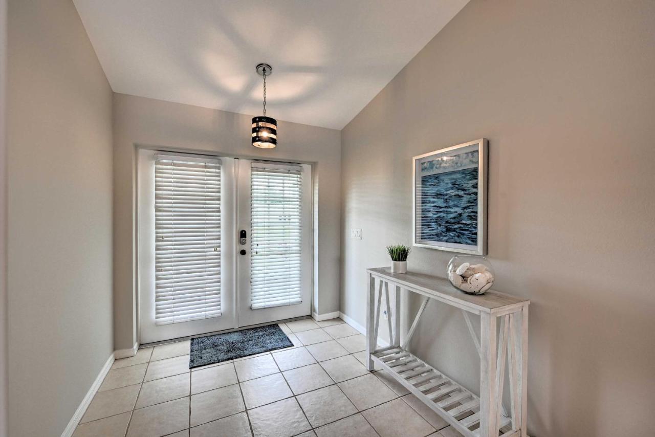 Pet-Friendly Escape With Dock And Kayaks In Cape Coral Villa Kültér fotó