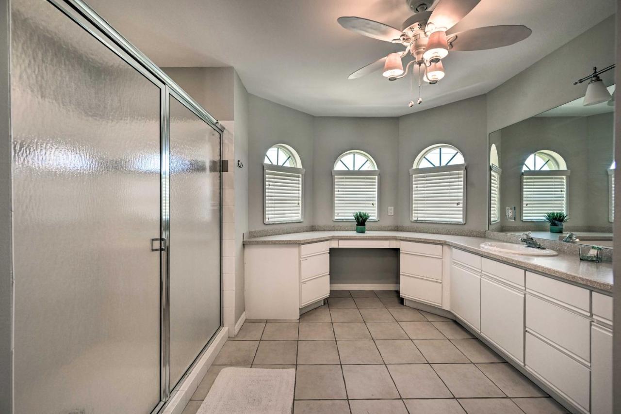 Pet-Friendly Escape With Dock And Kayaks In Cape Coral Villa Kültér fotó