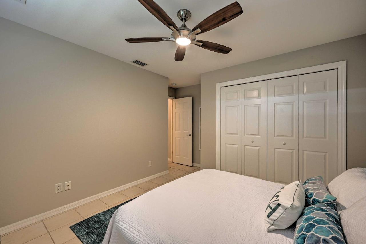 Pet-Friendly Escape With Dock And Kayaks In Cape Coral Villa Kültér fotó